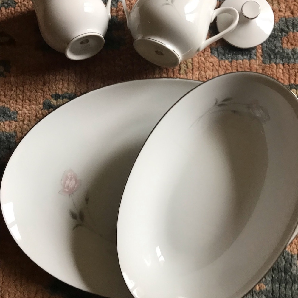 Elegant White Floral Dining Set-mint condition-full service for 8-1970’s